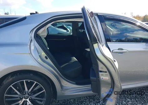 2022 Toyota Camry Xle из США, поврежденный, VIN 4T1F11AK5NU027557